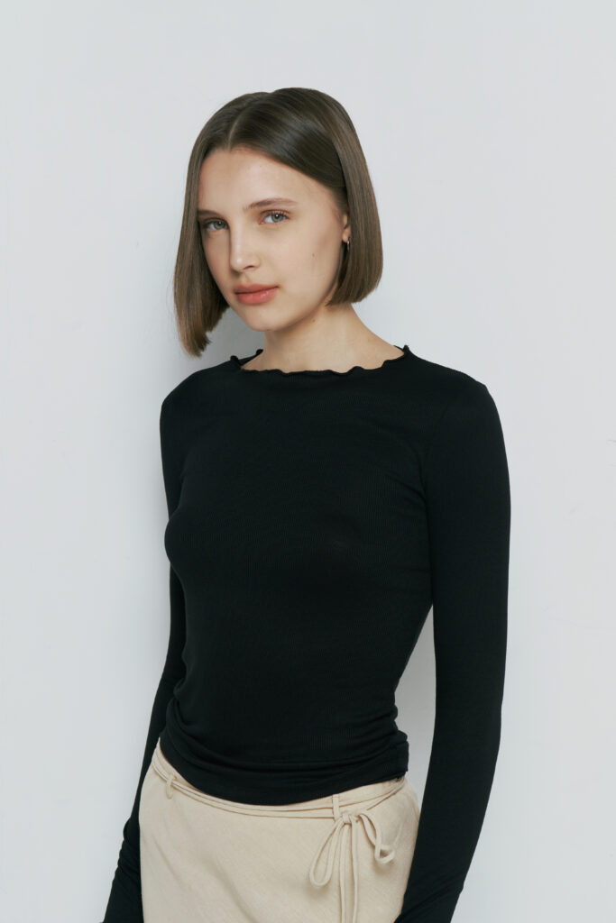 Sunday Longsleeve Top in Black